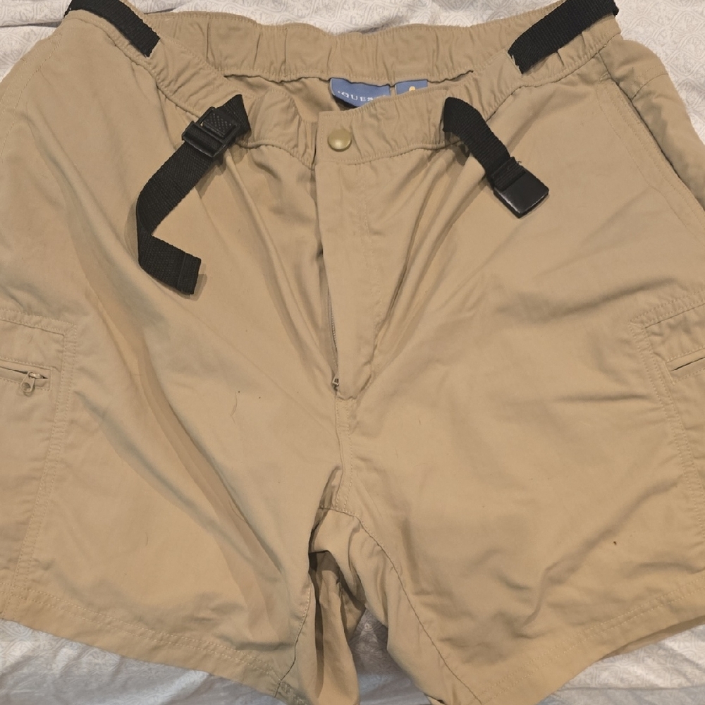 Que Tan Cargo Shorts for Outdoor Adventures
